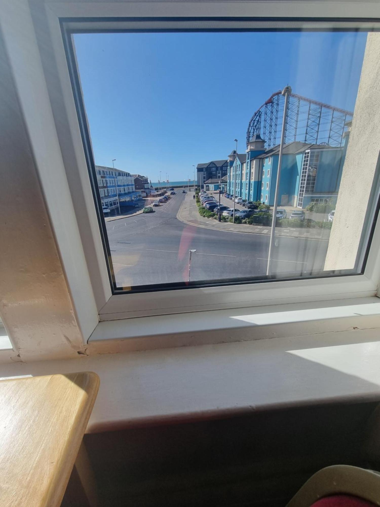 Henson Hotel Pleasure Beach Blackpool Szoba fotó