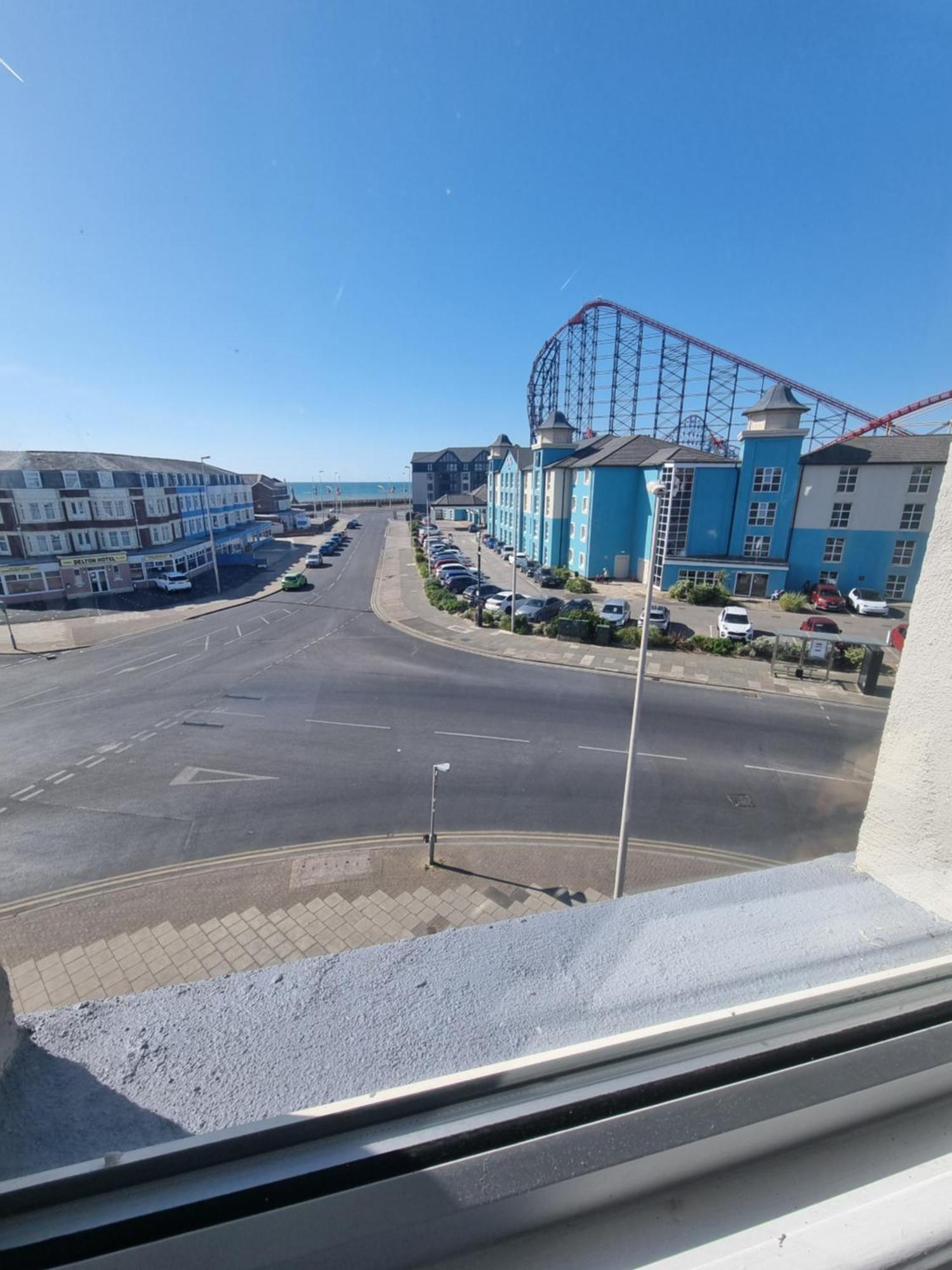 Henson Hotel Pleasure Beach Blackpool Szoba fotó